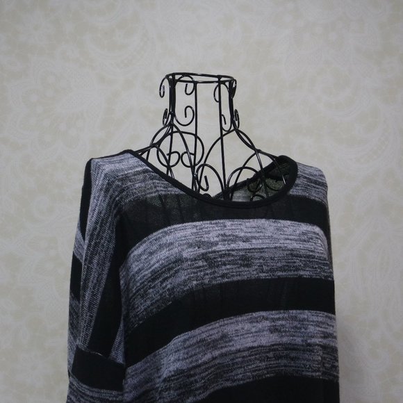 SOCIETY GIRL Black Grey Gray Stripes Button Accent Back 3/4 Sleeves Sweater Top - Picture 1 of 15